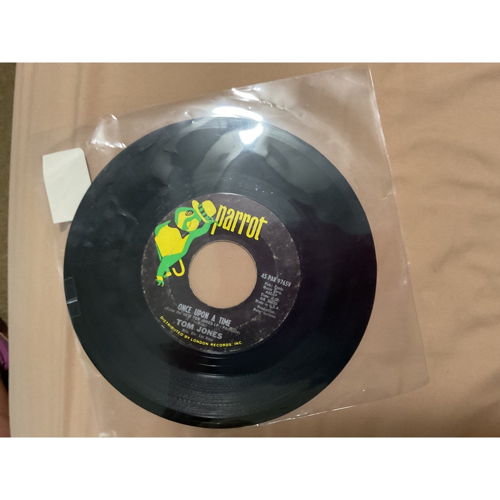 Parrot Records Vinyl 45 RPM 7" Black Good Tom Jones Whats New Pussycat 1965